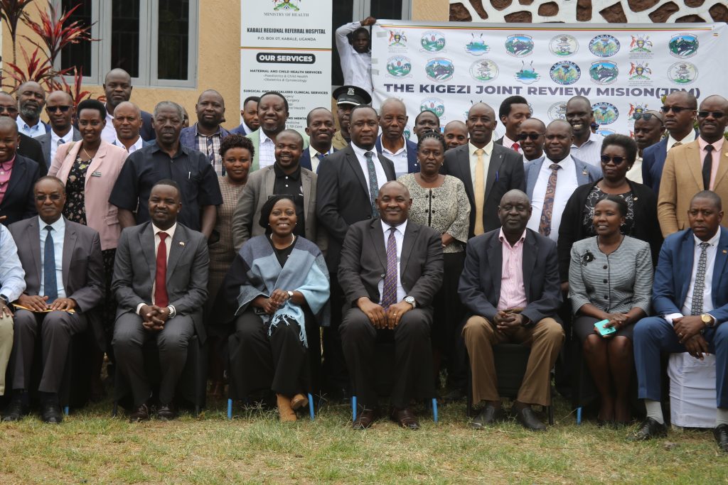 Dr Chris Baryomunsi Ministerof Health withHealth officilas, stakeholders fom the six ditricts spanning Kigezi Region at the two day 4 Fourth Kigezi Joint Review Mission, which began on Tueday