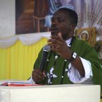 Priest Urges Christians to Remain Strong in Faith and Wait on God